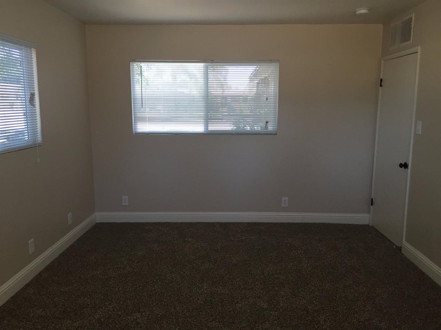593 Manning Avenue Reedley, CA 93654 - Photo 11 of 18