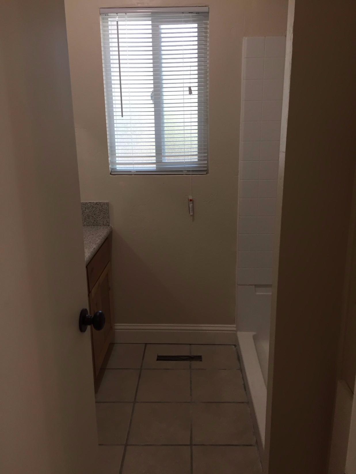 593 Manning Avenue Reedley, CA 93654 - Photo 13 of 18
