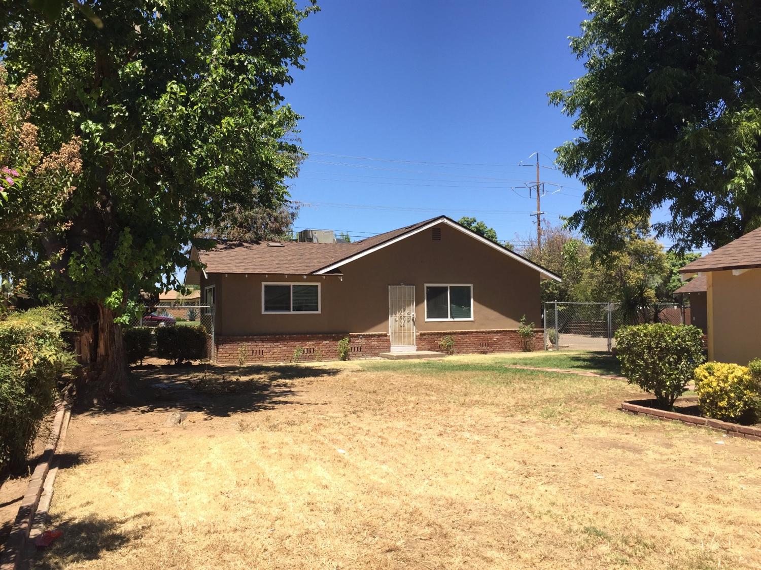 593 Manning Avenue Reedley, CA 93654 - Photo 17 of 18