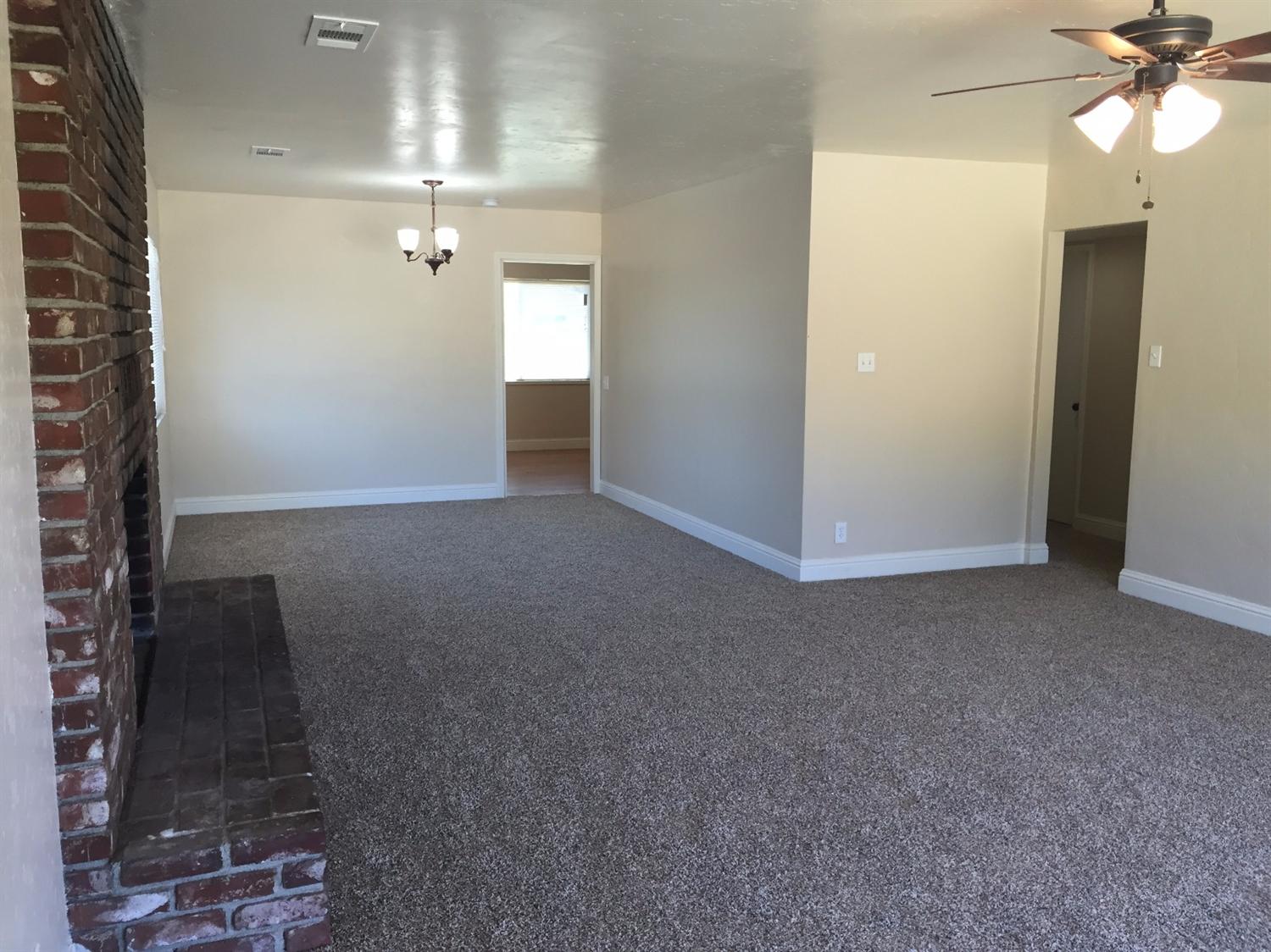 593 Manning Avenue Reedley, CA 93654 - Photo 4 of 18