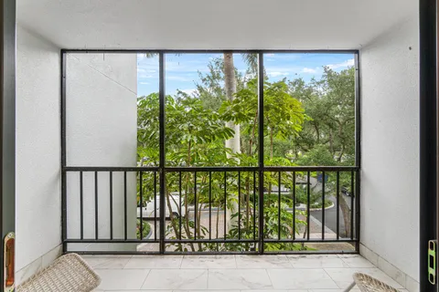 $699,000 | 7768 Lakeside Boulevard, Unit 533, Boca Raton, FL 33434