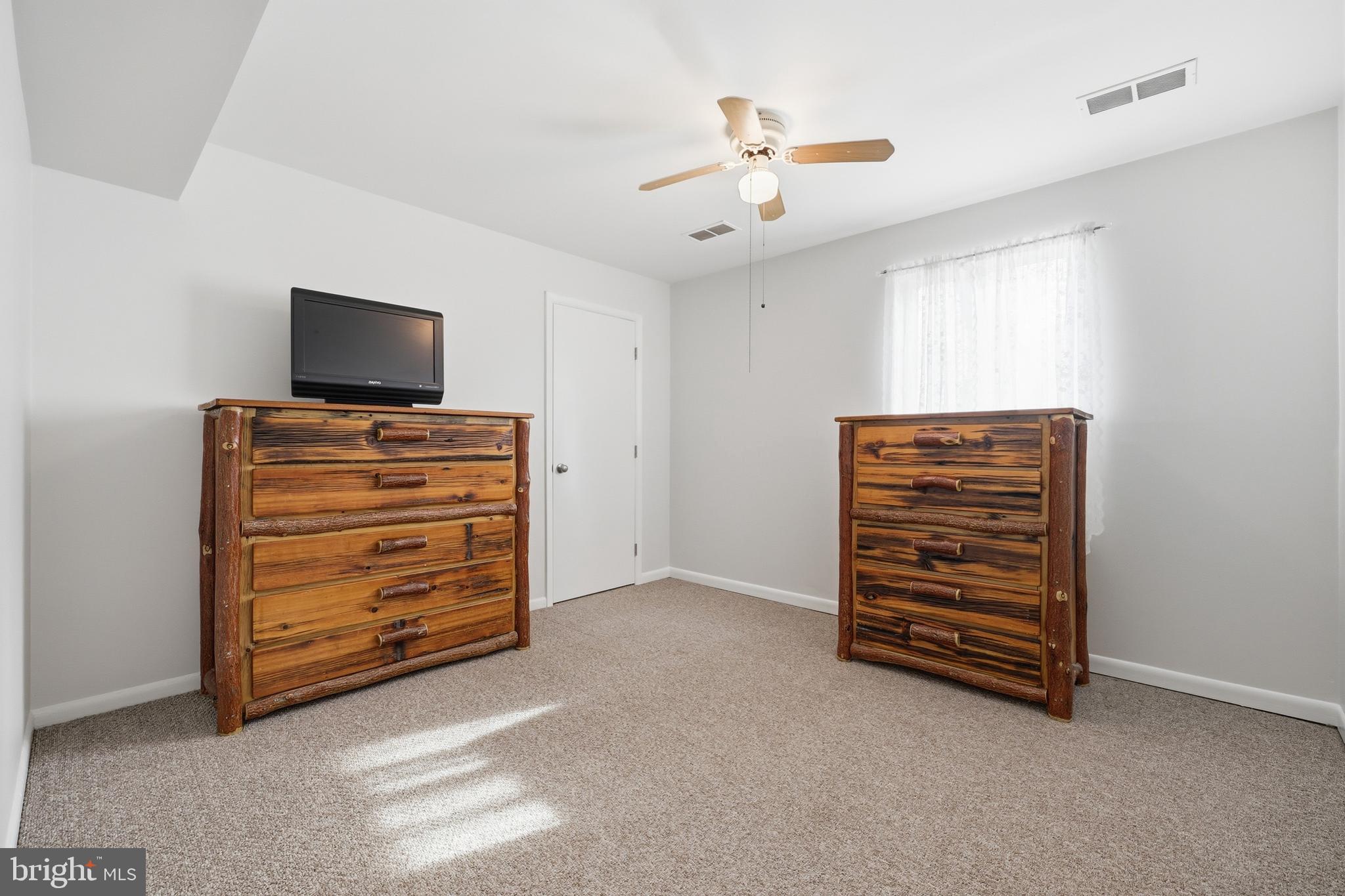 1814 Marymont Road Silver Spring, MD 20906 - Photo 16 of 44 lower level bedroom 2