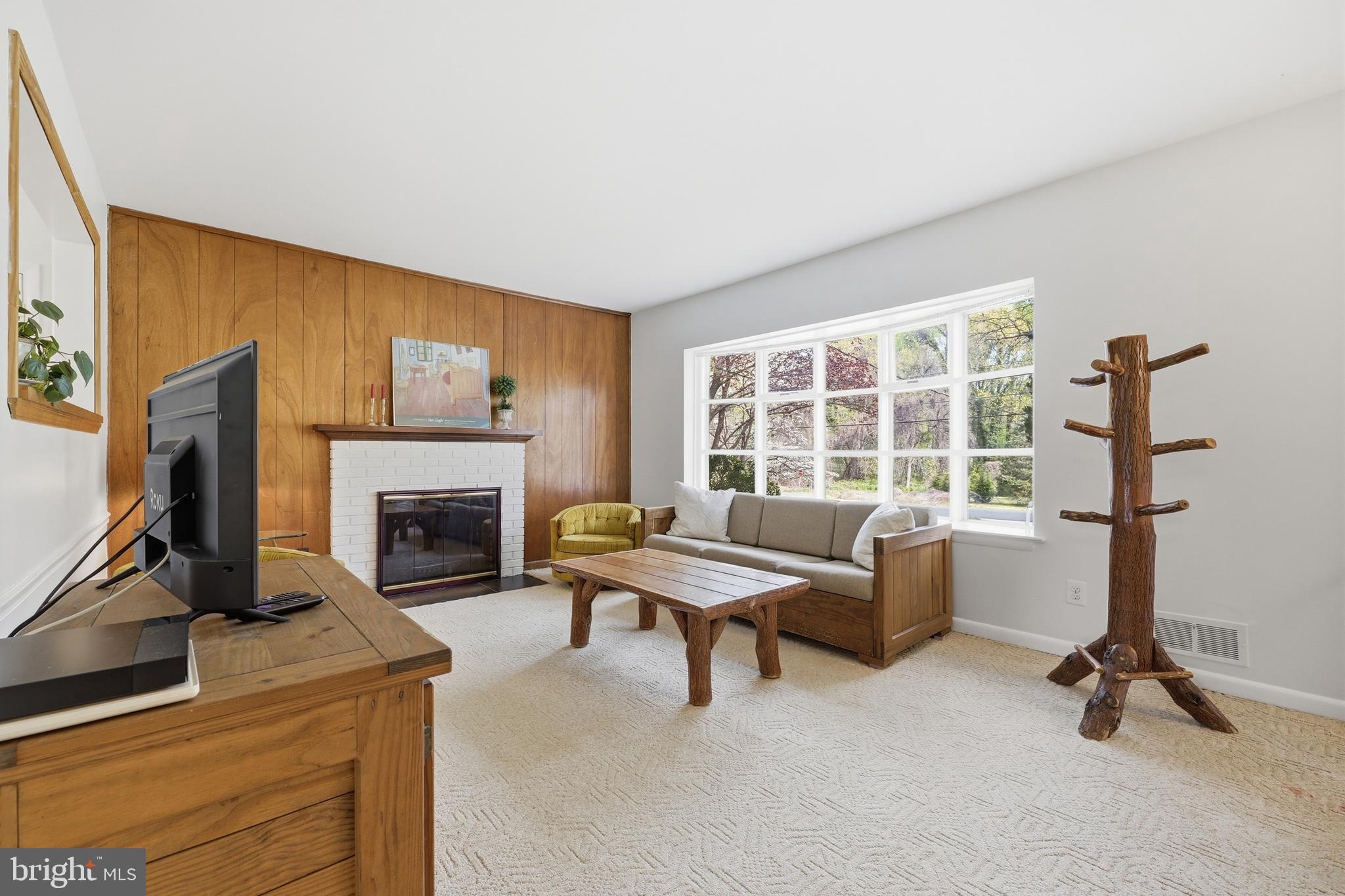 1814 Marymont Road Silver Spring, MD 20906 - Photo 6 of 44 living room - bay window provides natural light