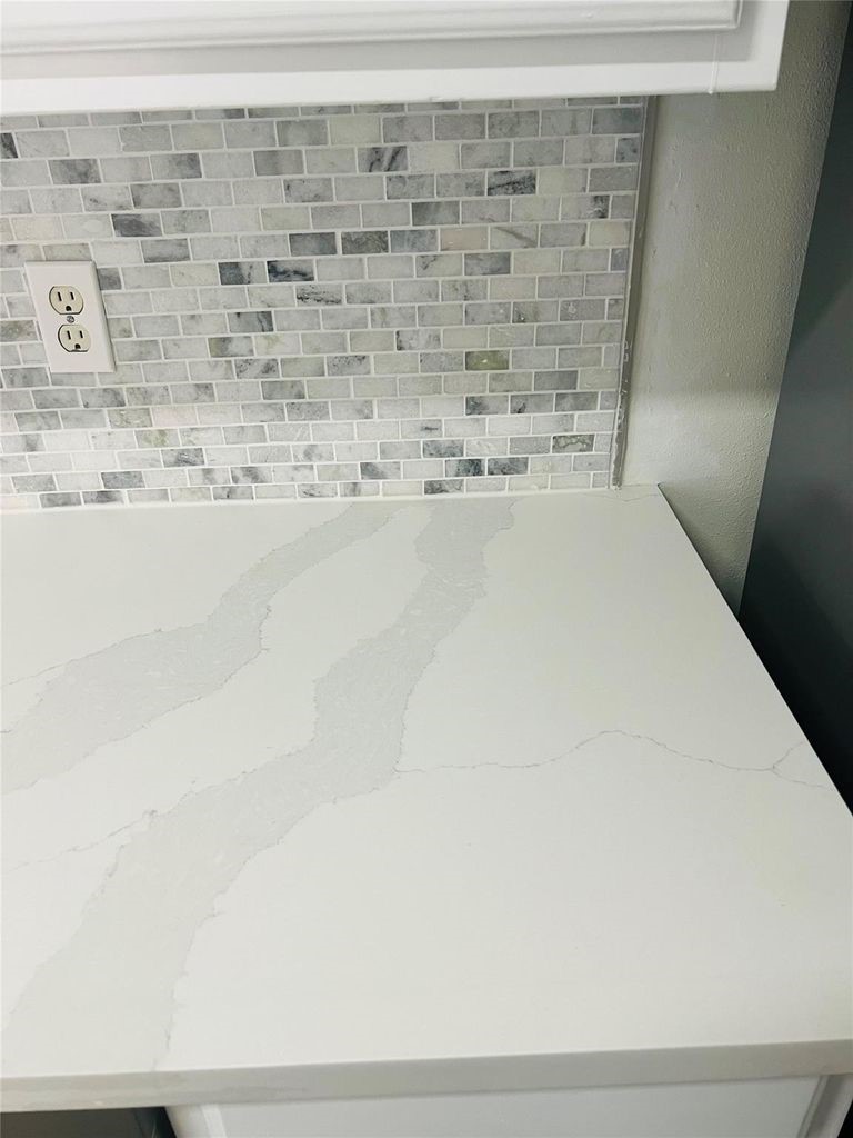 2668 Bering Drive, Unit 2668 Houston, TX 77057 - Photo 13 of 47 a close up of a mirror