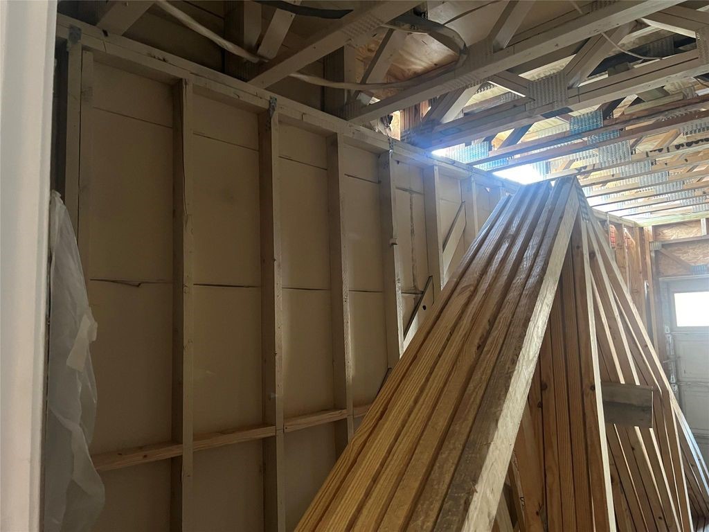 2668 Bering Drive, Unit 2668 Houston, TX 77057 - Photo 22 of 47 a view of outdoor space