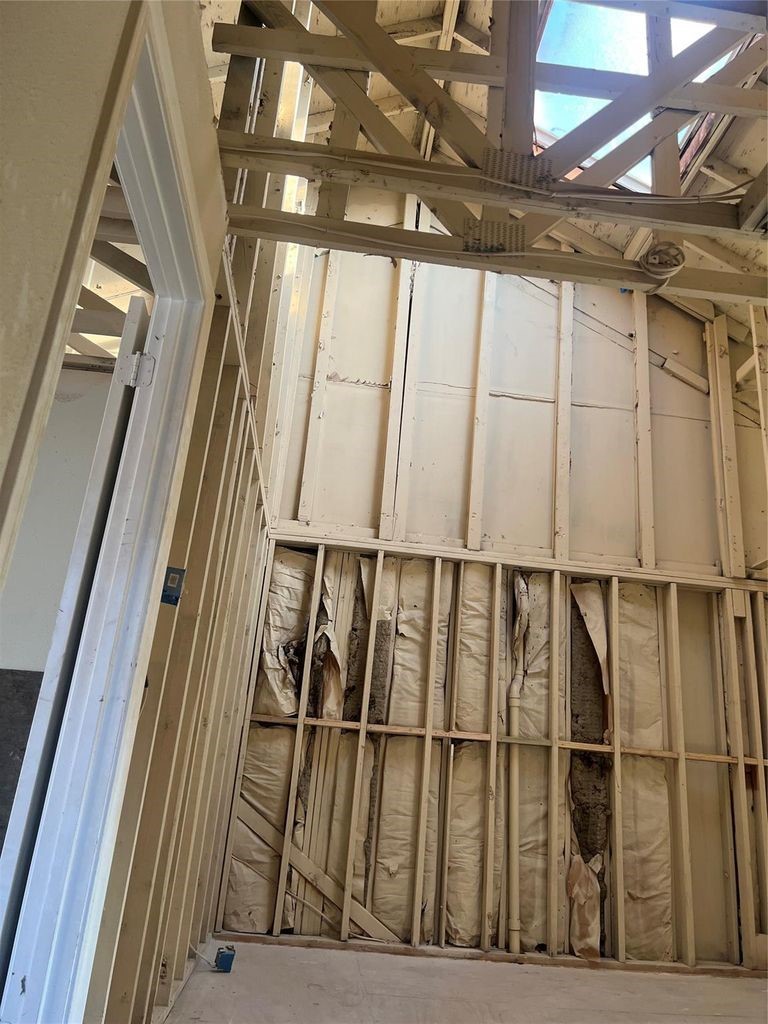 2668 Bering Drive, Unit 2668 Houston, TX 77057 - Photo 23 of 47 a view of entryway