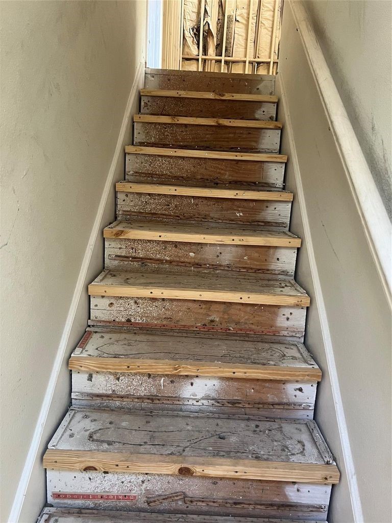 2668 Bering Drive, Unit 2668 Houston, TX 77057 - Photo 26 of 47 a view of entryway