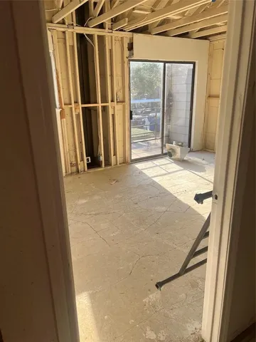 a view of utility room