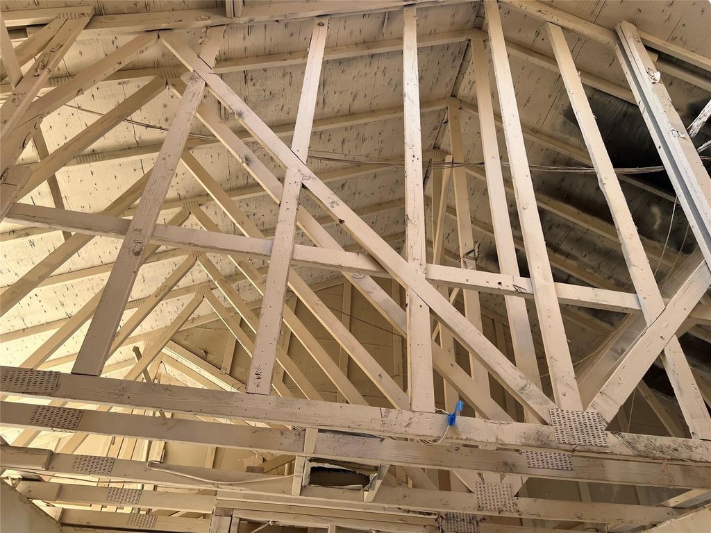 2668 Bering Drive, Unit 2668 Houston, TX 77057 - Photo 30 of 47 a view of a building with an outdoor space