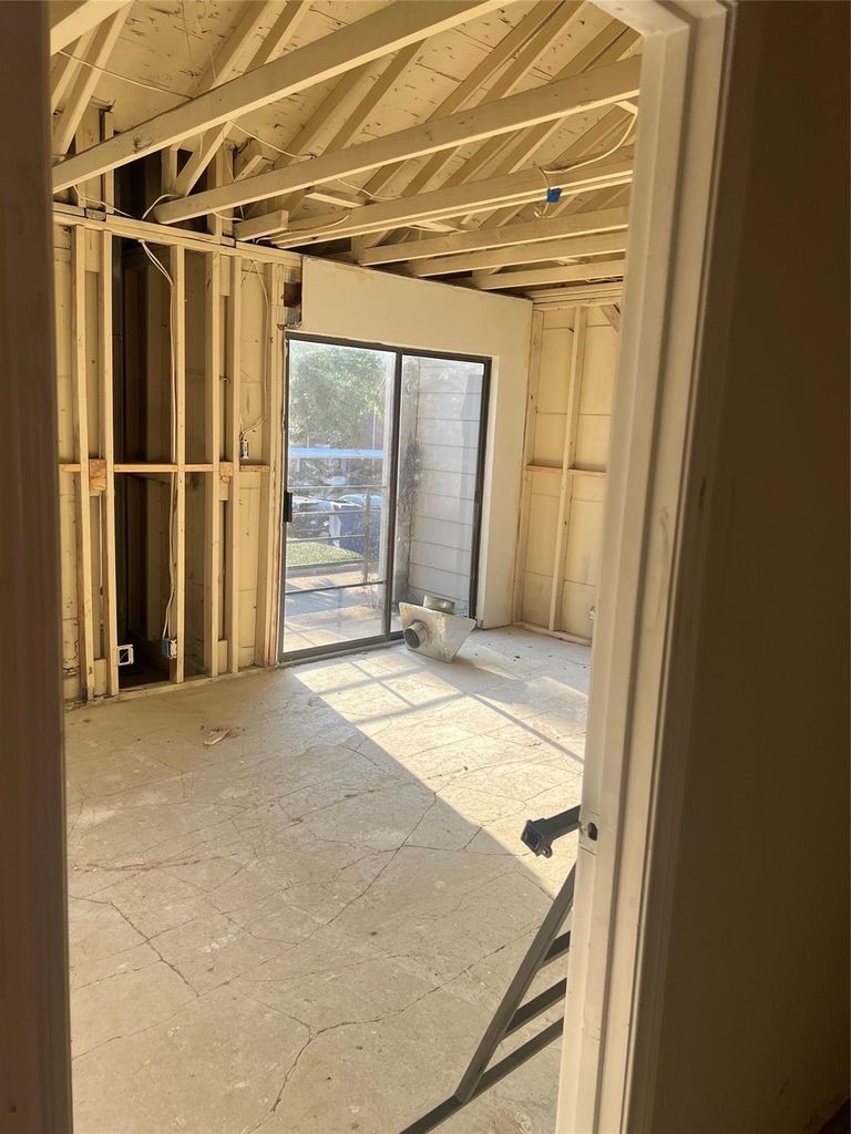 2668 Bering Drive, Unit 2668 Houston, TX 77057 - Photo 35 of 47 a view of an empty room