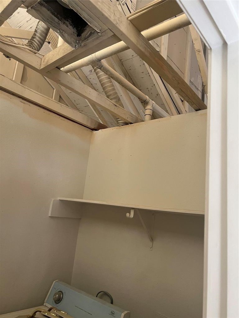 2668 Bering Drive, Unit 2668 Houston, TX 77057 - Photo 36 of 47 a close view of a sink