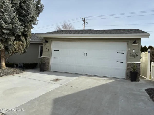 $299,000 | 200 Bridle Way, Unit 203, Yakima, WA 98901
