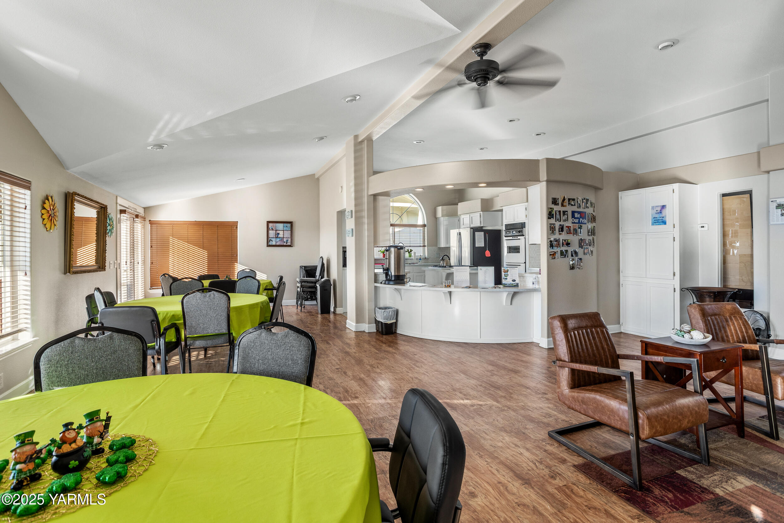 200 Bridle Way, Unit 203 Yakima, WA 98901 - Photo 34 of 36 a living room with furniture and kitchen view