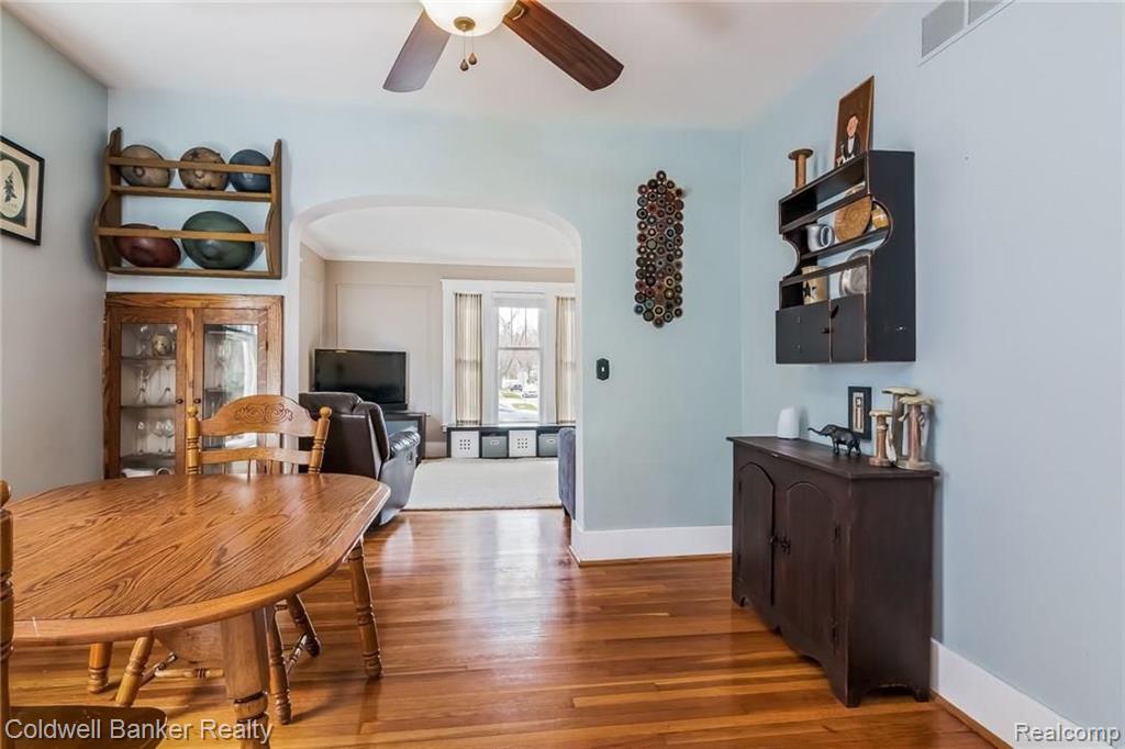 630 West University Drive Rochester, MI 48307 - Photo 8 of 32