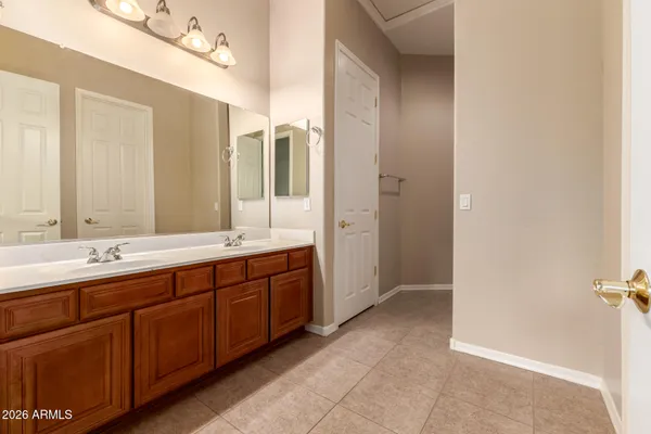 $949,900 | 949 East Benrich Drive, Gilbert, AZ 85295