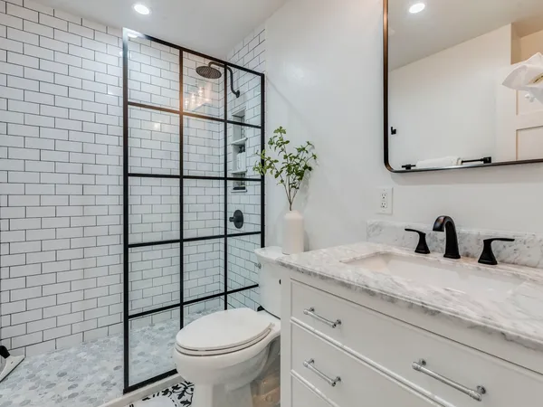 $4,000 | 500 East Riverside Drive, Unit 206, Austin, TX 78704