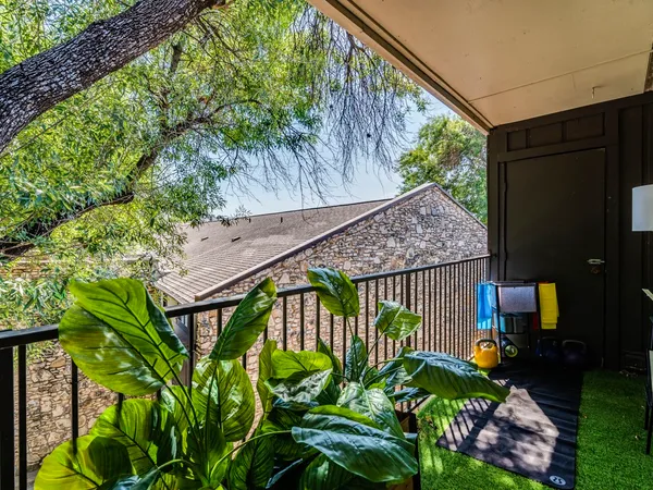 $4,000 | 500 East Riverside Drive, Unit 206, Austin, TX 78704