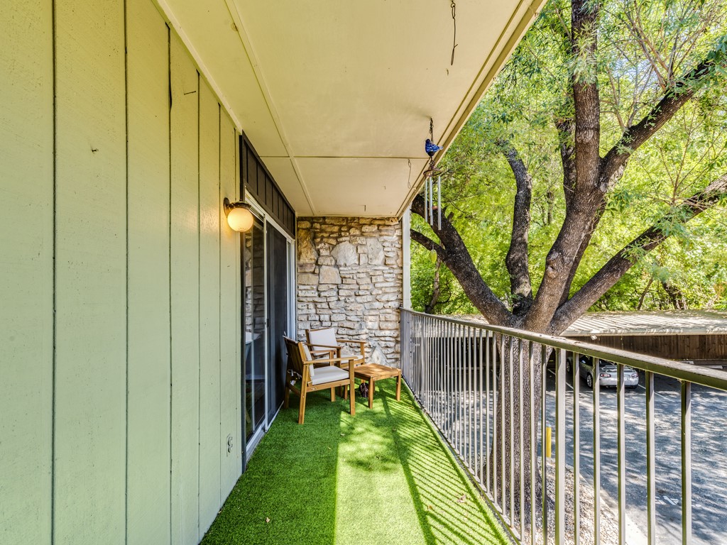 500 East Riverside Drive, Unit 206 Austin, TX 78704 - Photo 23 of 32 View of balcony