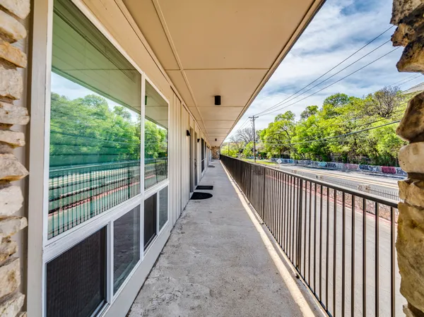 $4,000 | 500 East Riverside Drive, Unit 206, Austin, TX 78704