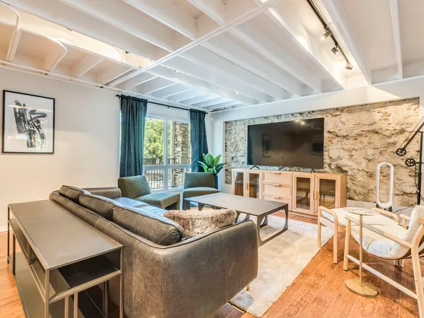 $4,000 | 500 East Riverside Drive, Unit 206, Austin, TX 78704