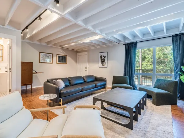 $4,000 | 500 East Riverside Drive, Unit 206, Austin, TX 78704