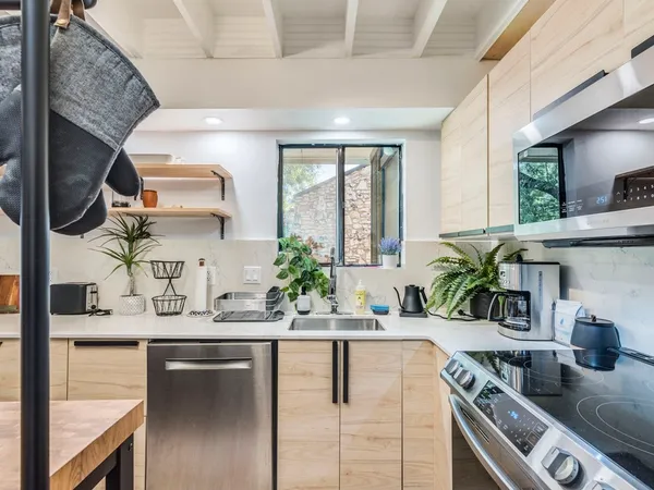 $4,000 | 500 East Riverside Drive, Unit 206, Austin, TX 78704