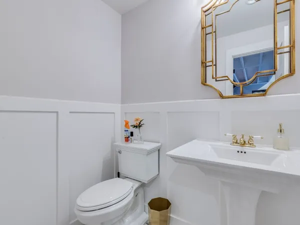 $4,000 | 500 East Riverside Drive, Unit 206, Austin, TX 78704