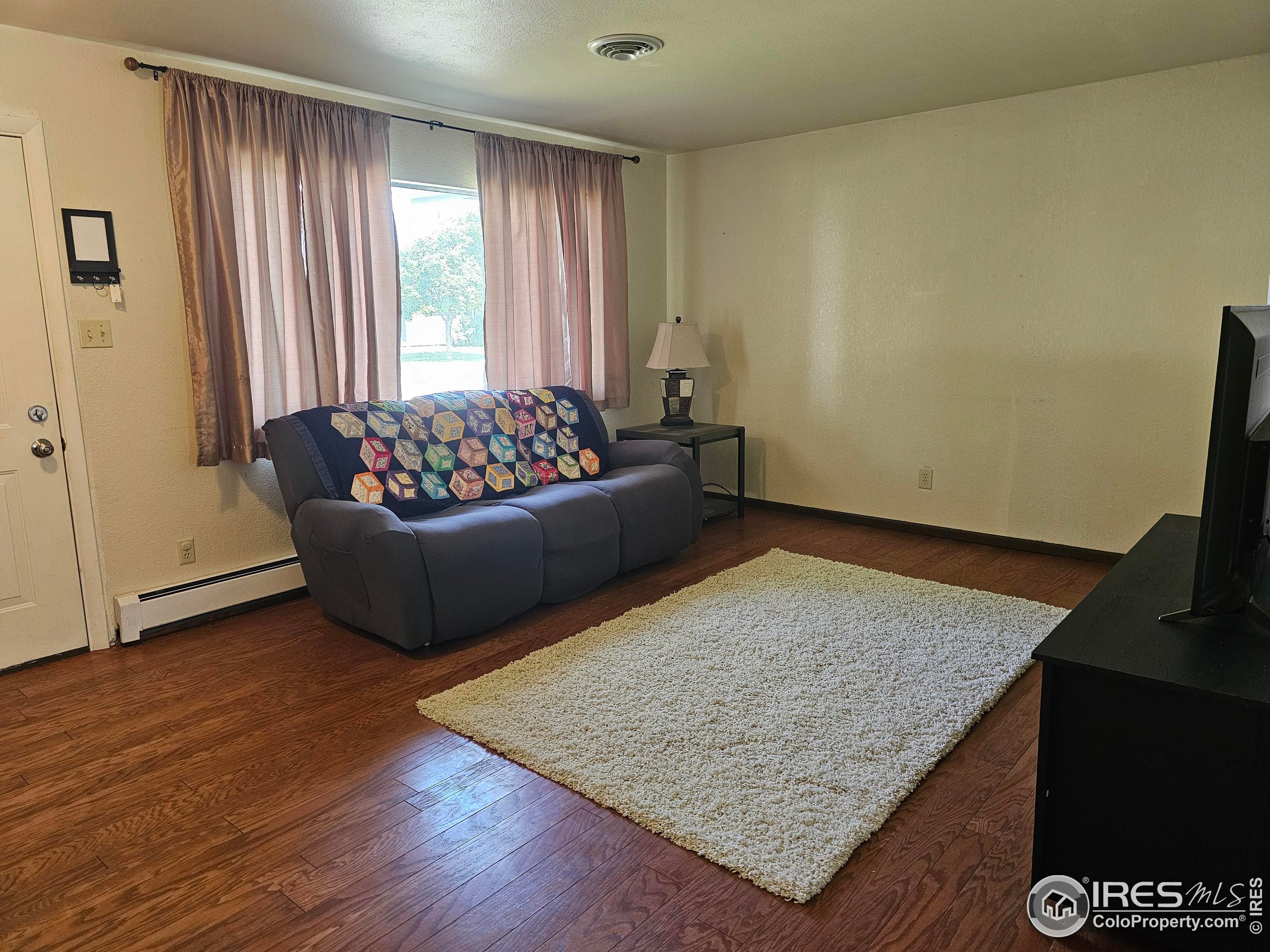 1402 Fillmore Street Sterling, CO 80751 - Photo 4 of 31