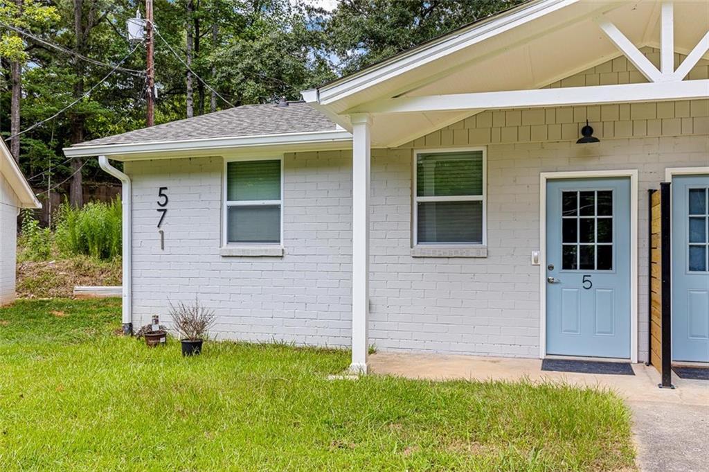 561 Eva Kennedy Road Suwanee, GA 30024 - Photo 3 of 4