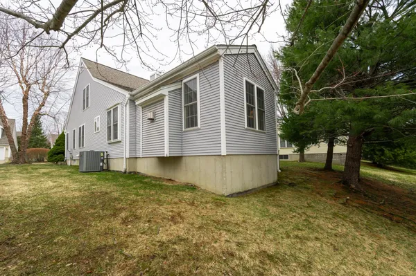 $775,000 | 33 Hampton Meadows, Hampton, NH 03842