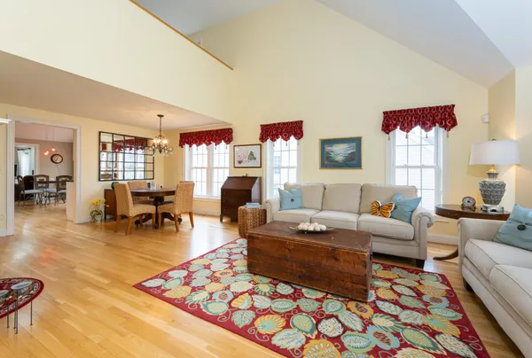 $775,000 | 33 Hampton Meadows, Hampton, NH 03842