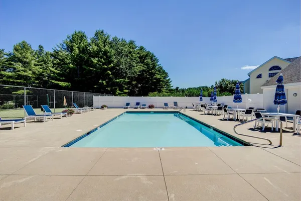 $775,000 | 33 Hampton Meadows, Hampton, NH 03842