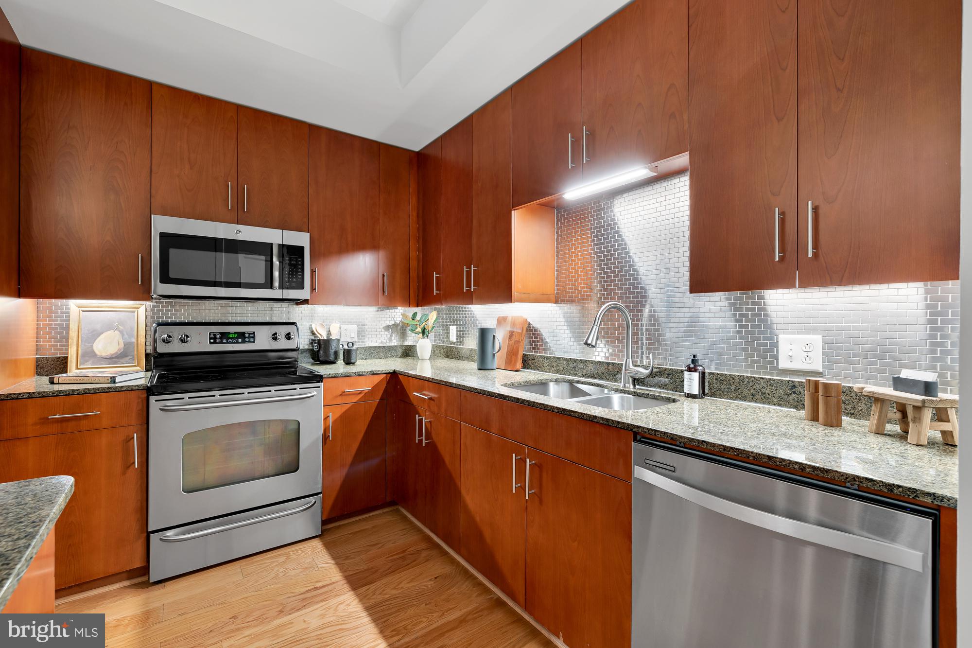 910 M Street Northwest, Unit 208 Washington, DC 20001 - Photo 5 of 35