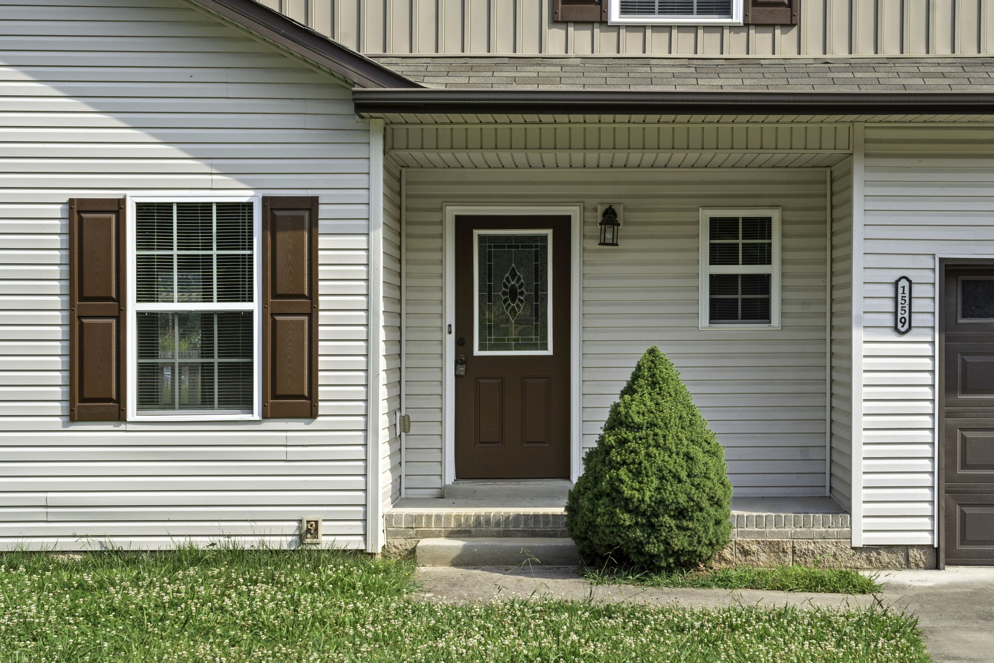 1559 Hazelwood Road Clarksville, TN 37042 - Photo 2 of 27