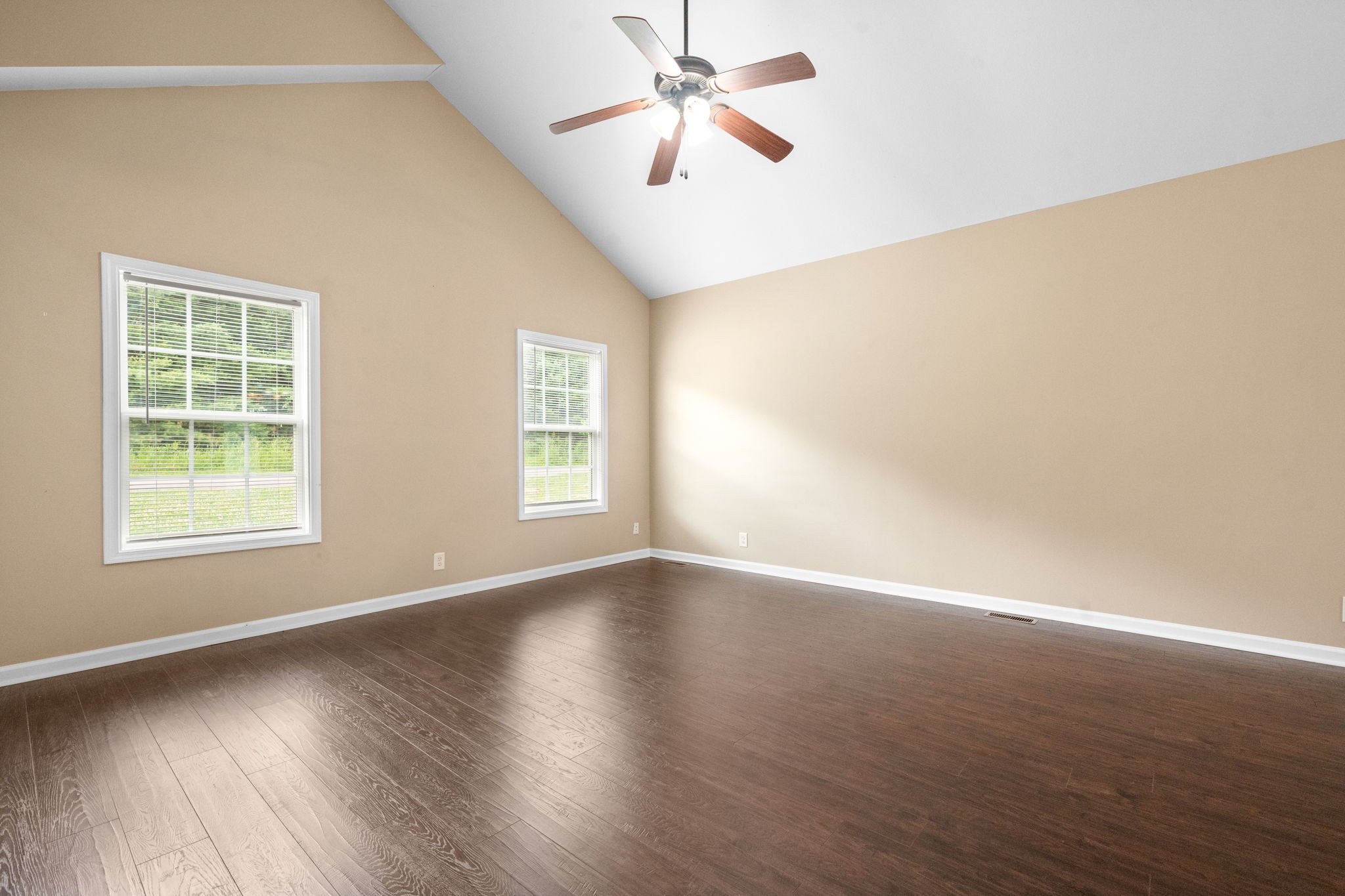 1559 Hazelwood Road Clarksville, TN 37042 - Photo 7 of 27