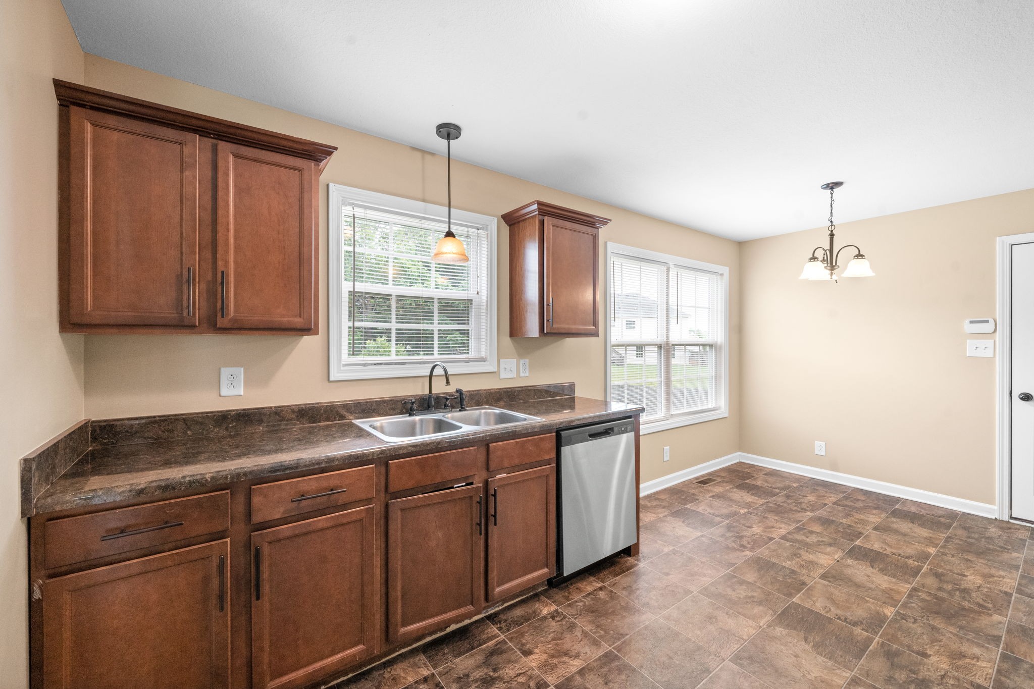 1559 Hazelwood Road Clarksville, TN 37042 - Photo 8 of 27