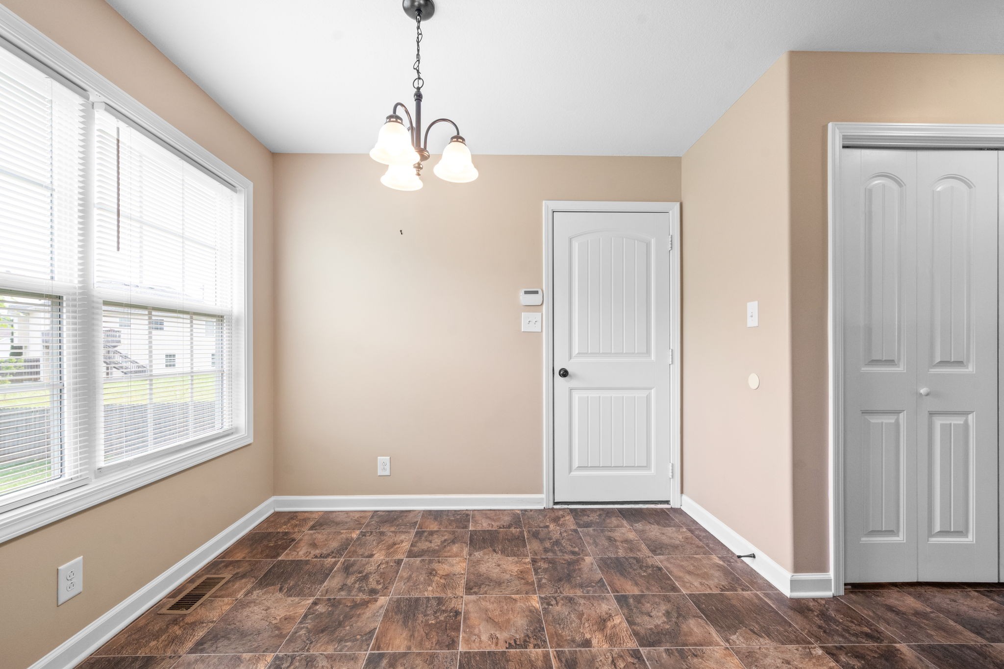 1559 Hazelwood Road Clarksville, TN 37042 - Photo 10 of 27