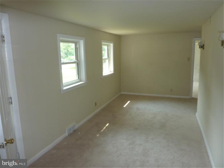 1610 Clearview Road Lansdale, PA 19446 - Photo 4 of 9 Dining Room