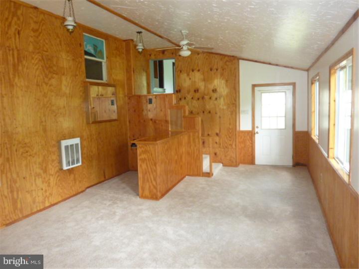 1610 Clearview Road Lansdale, PA 19446 - Photo 6 of 9 Family Room