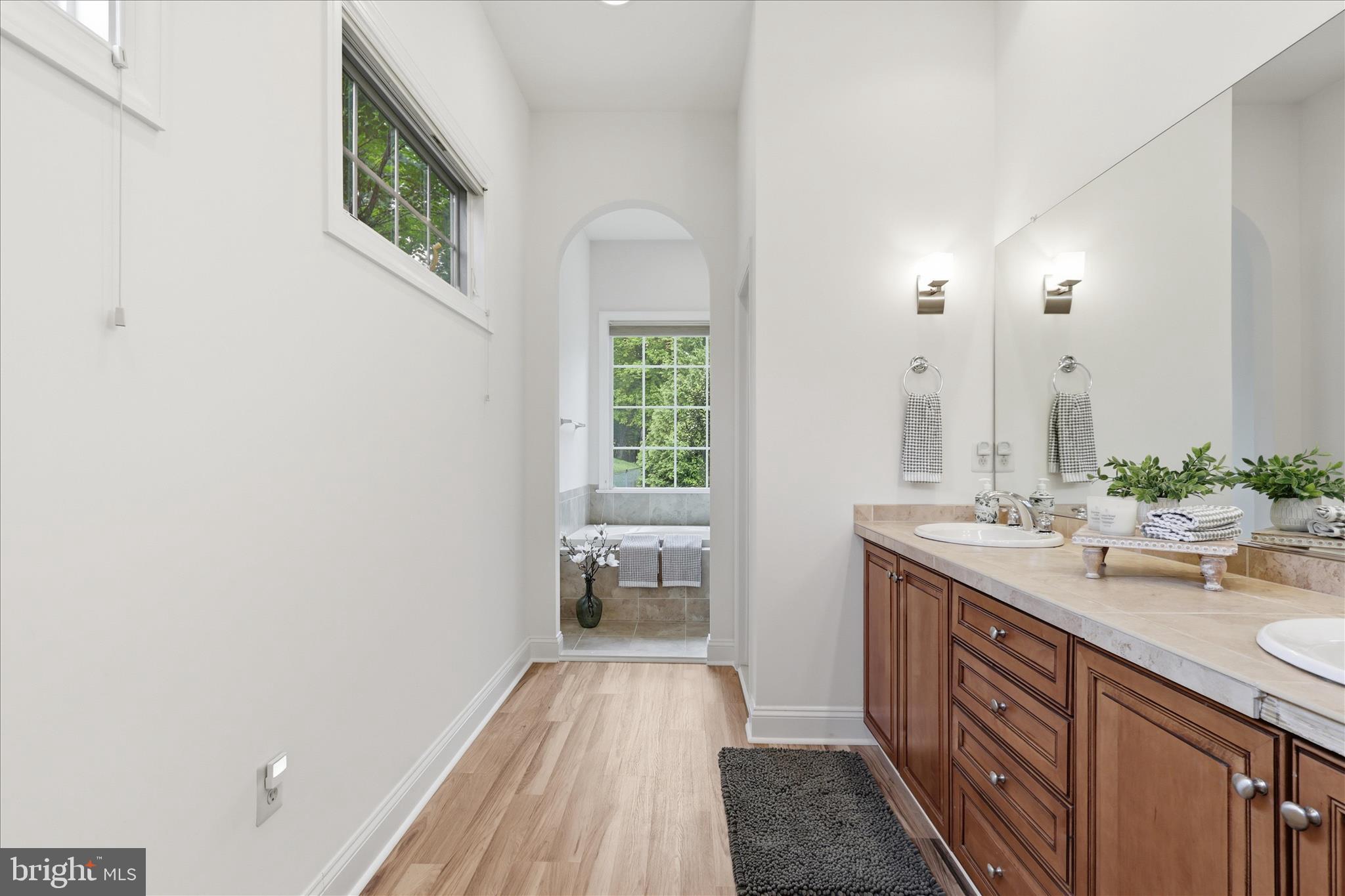 8277 Roxborough Loop Gainesville, VA 20155 - Photo 31 of 84 Owner Suite Bath