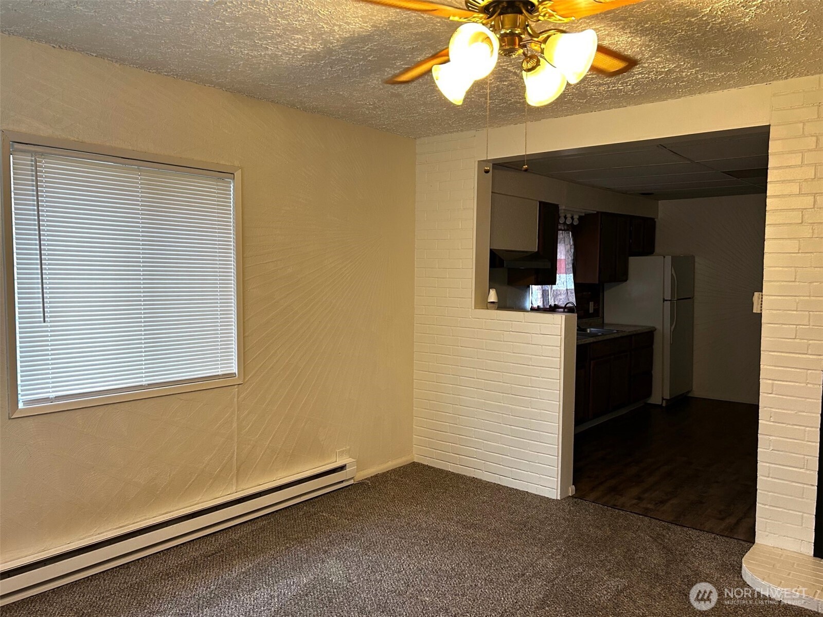 537 16th Avenue Longview, WA 98632 - Photo 2 of 12