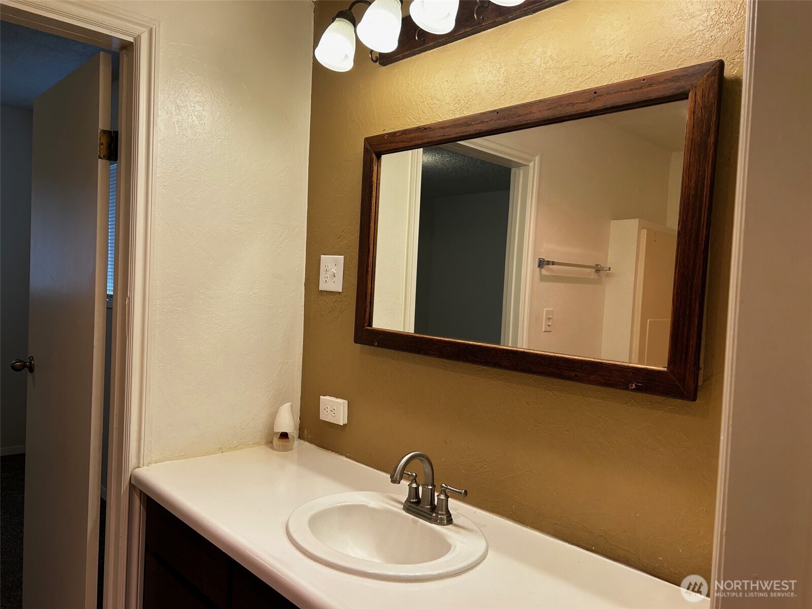 537 16th Avenue Longview, WA 98632 - Photo 7 of 12