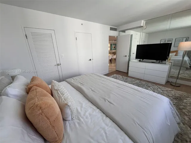 $2,950 | 9195 Collins Avenue, Unit 1111, Surfside, FL 33154