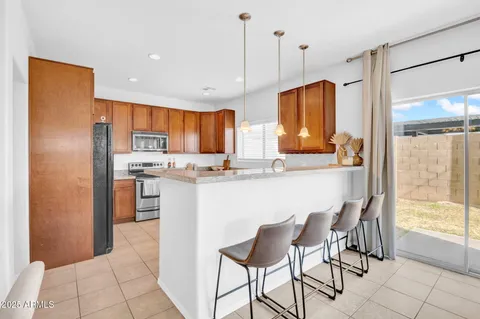 $469,995 | 2929 North 37th Street, Unit 10, Phoenix, AZ 85018