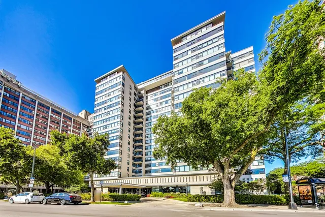 $235,000 | 3430 North Lake Shore Drive, Unit 10M, Chicago, IL 60657
