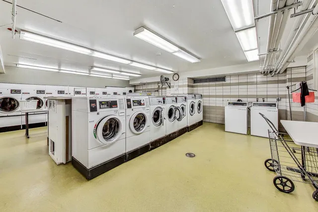 $229,900 | 3430 North Lake Shore Drive, Unit 10M, Chicago, IL 60657