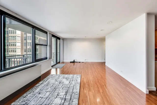 $229,900 | 3430 North Lake Shore Drive, Unit 10M, Chicago, IL 60657