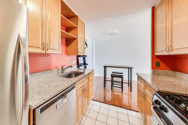 $229,900 | 3430 North Lake Shore Drive, Unit 10M, Chicago, IL 60657