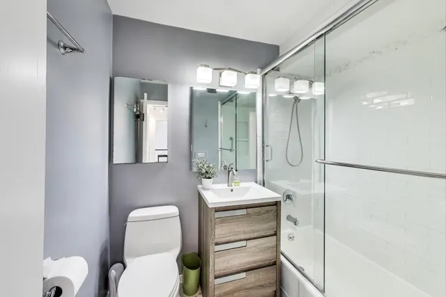 $229,900 | 3430 North Lake Shore Drive, Unit 10M, Chicago, IL 60657