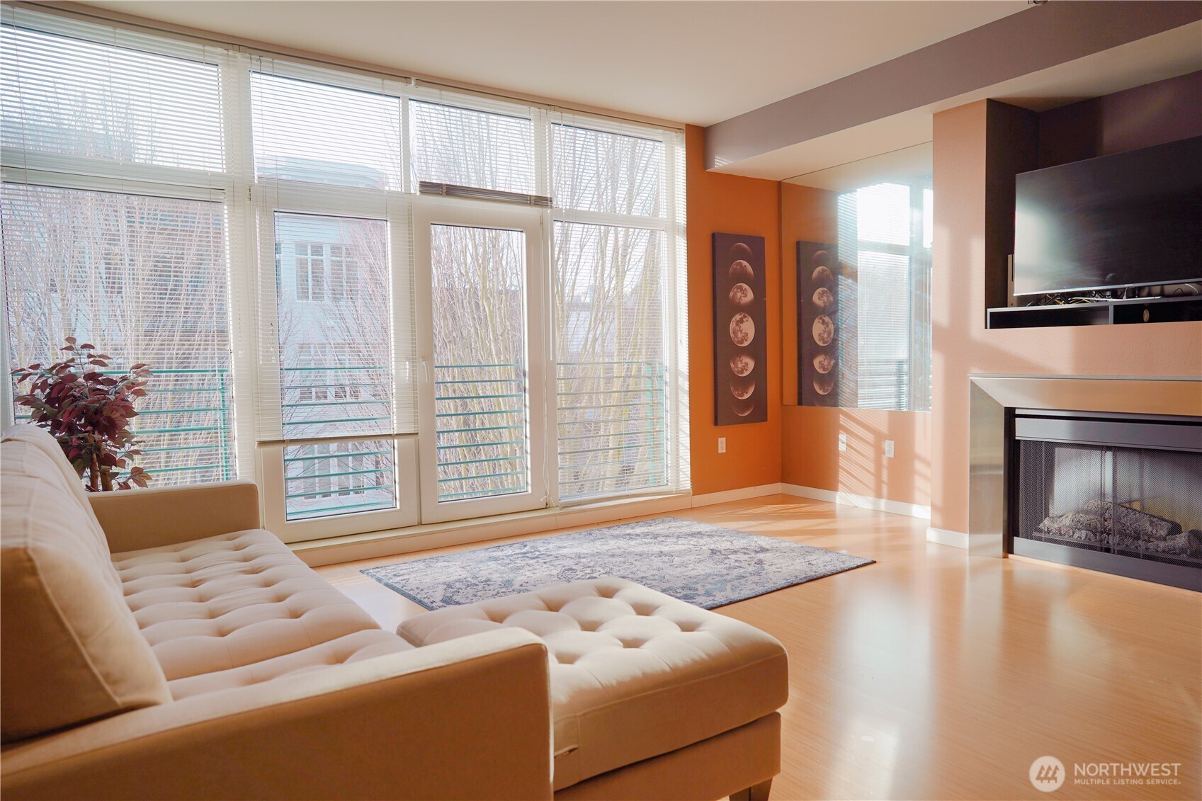 17 West Mercer Street, Unit 207 Seattle, WA 98119 - Photo 1 of 21